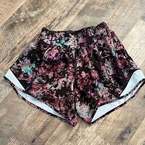 Lululemon Hotty Hot Floral Women's Shorts